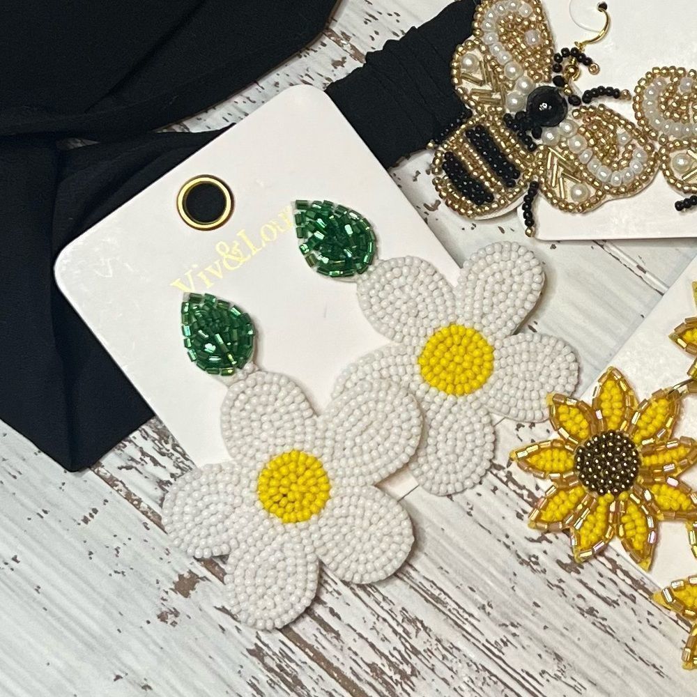 Daisy Beaded Earrings